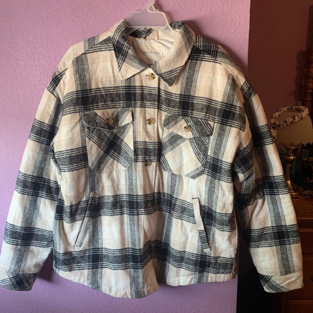 Cream hoodless puffer jacket